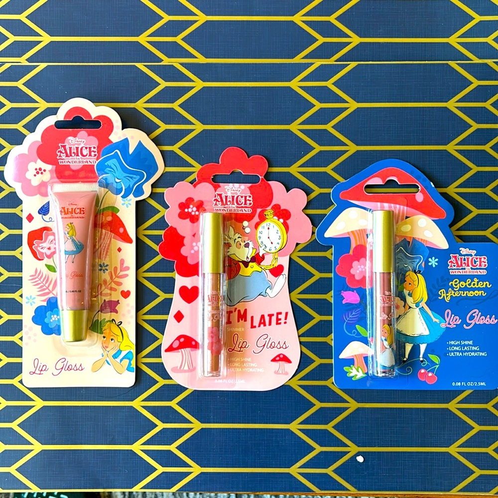 DISNEY- ALICE IN WONDER LAND LIP GLOSSES